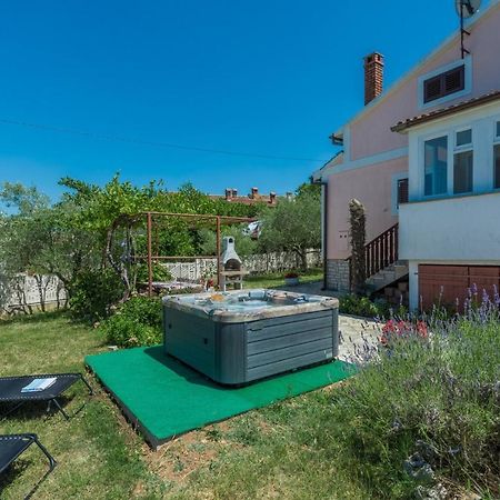 Ferienhaus Zora With Whirlpool Sveti Lovreč Pazenatički المظهر الخارجي الصورة