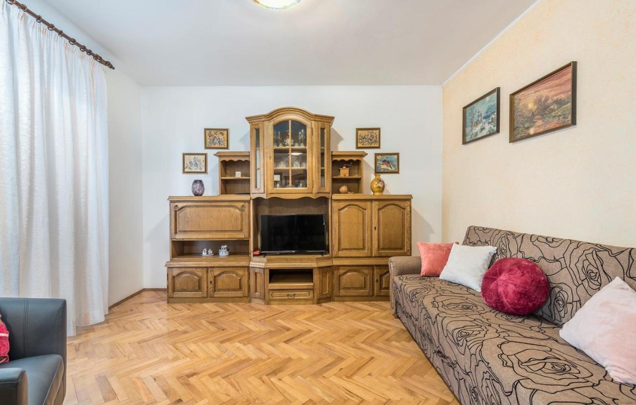 Ferienhaus Zora With Whirlpool Sveti Lovreč Pazenatički المظهر الخارجي الصورة