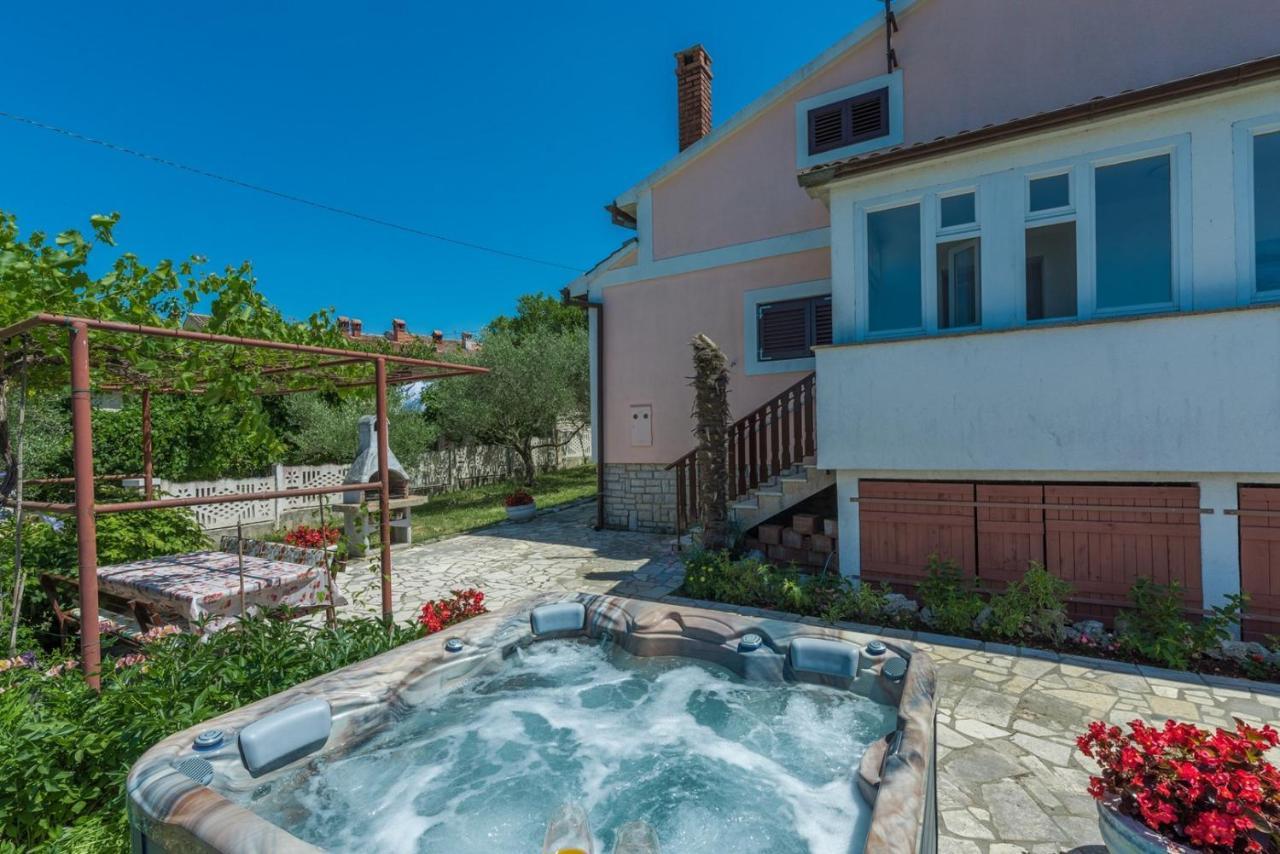Ferienhaus Zora With Whirlpool Sveti Lovreč Pazenatički المظهر الخارجي الصورة